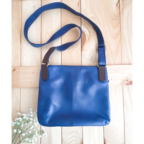 Fossil // Voyager Triple Zip Crossbody Purse - Picture 2 of 6